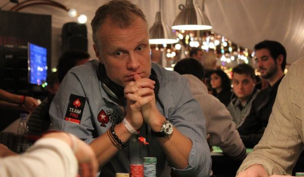 Theo tjekker ind til TCOOP i weekenden