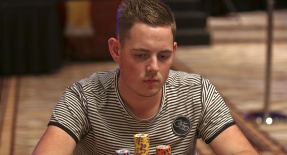 PCA Main Event: Toby Lewis i front – Oliver Hede bustede