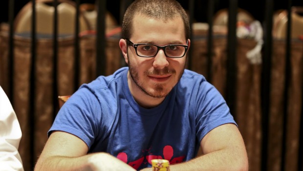 Dan Smith og LuckyChewy joiner IveyPoker