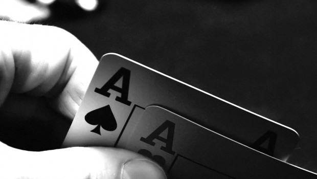 Pokerspillere anklages for millionfusk: Udviklede tegnsprog på stort finalebord