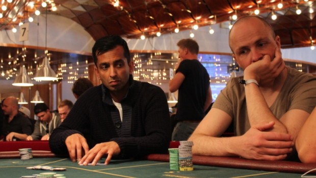 Mudassar Khan sniger sig videre ved WPT National London