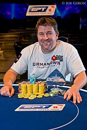 Chris Moneymaker efter sejren Foto: Joe Giron